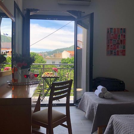 Central Guest House Skiathos Eksteriør billede